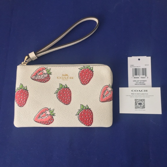 Coach Corner Zip Wristlet With Strawberry Print - Picture 4 of 11